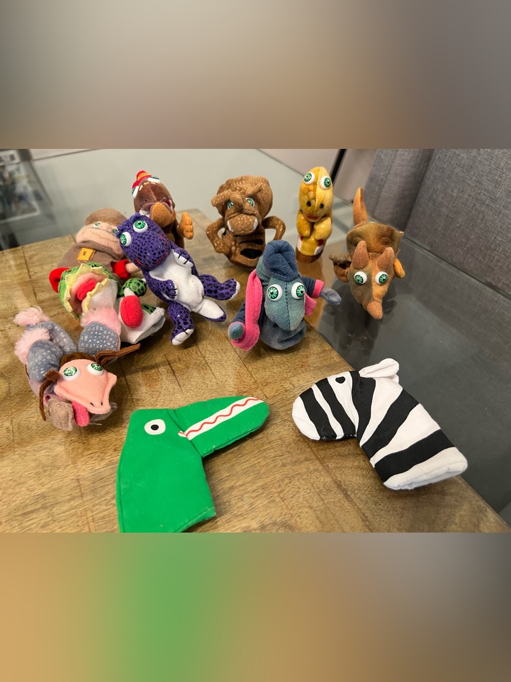 Vintage 9 DINO DINOSAURS & 2 animals FINGER PUPPETS RARE